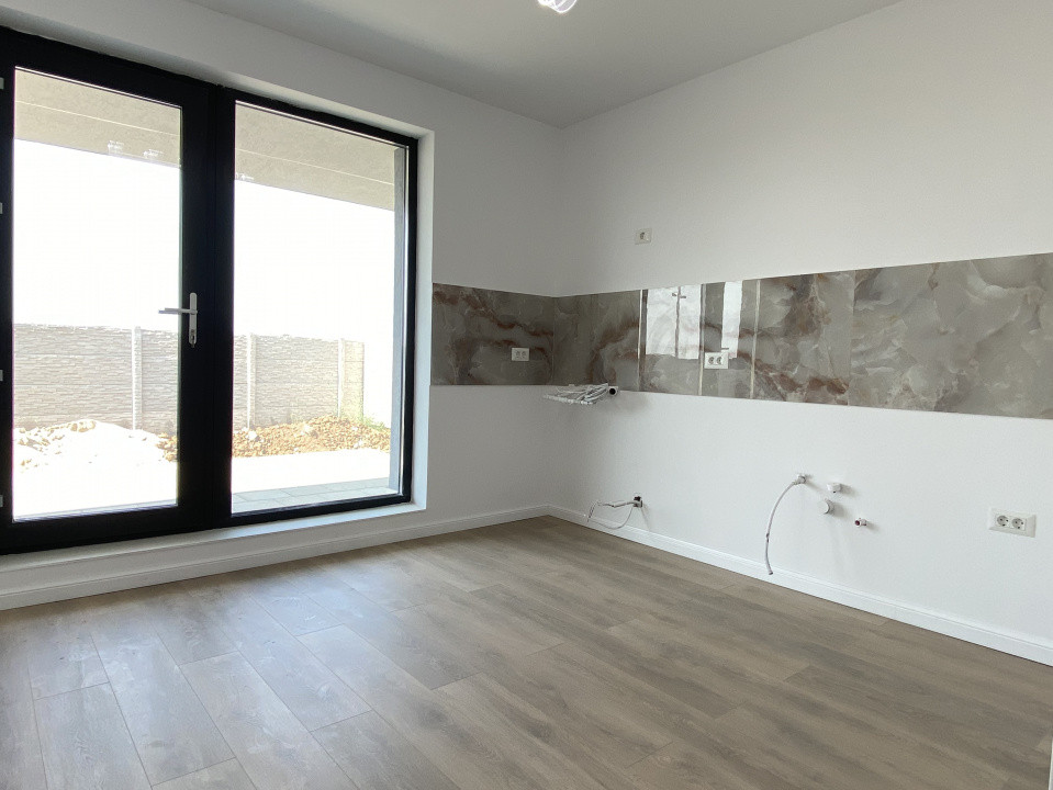 Vila moderna, 140mpu, 400mpt, panouri, utilitati! Comision 0%