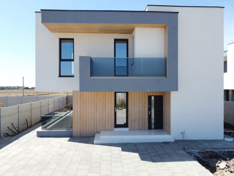 Vila moderna, 140mpu, 400mpt, panouri, utilitati! Comision 0%