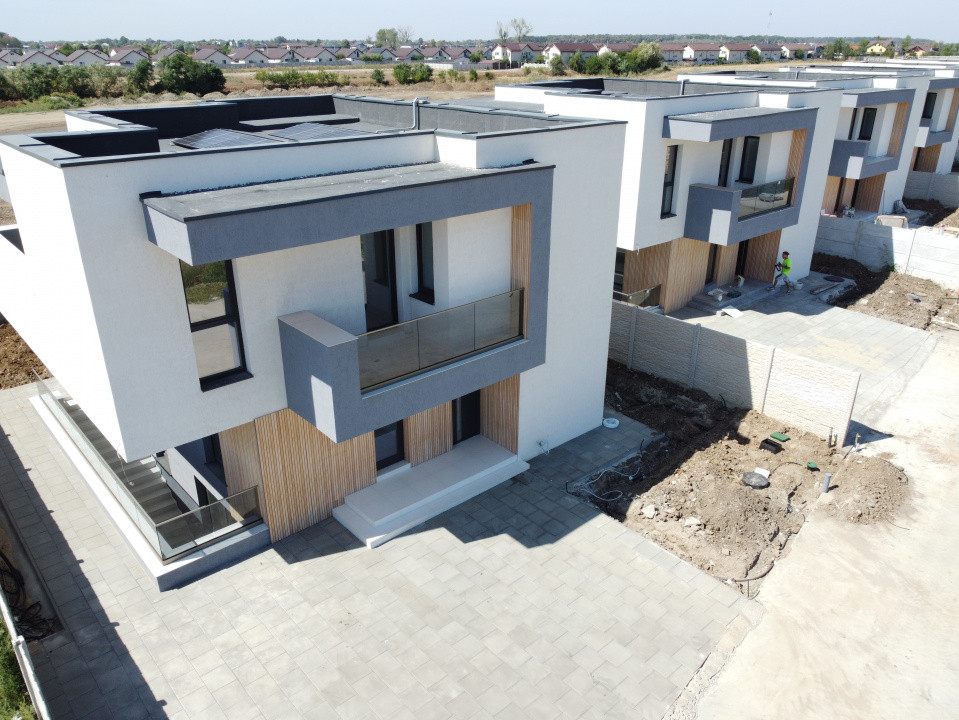 Vila moderna, 140mpu, 400mpt, panouri, utilitati! Comision 0%