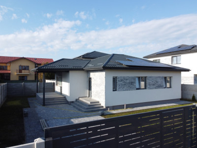 Casă nouă 4 camere, teren 430 mp și panouri fotovoltaice! Comision 0%!