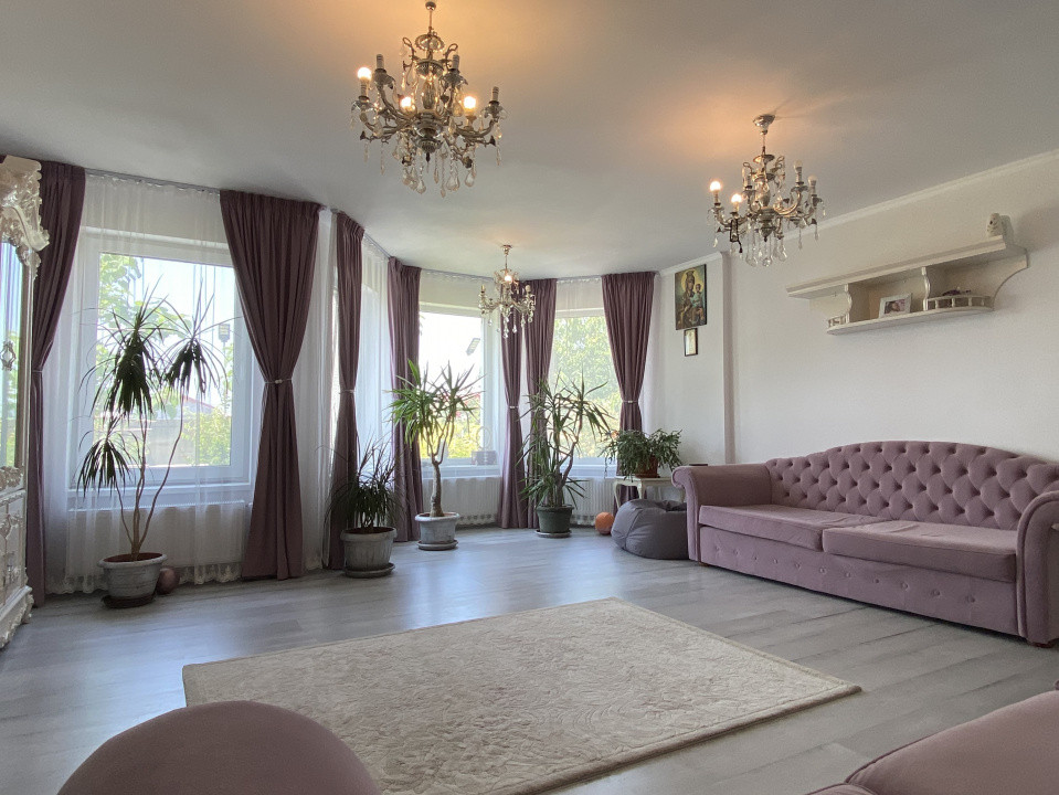Vila moderna – toate utilitatile, gradina, garaj, foisor, STB! 