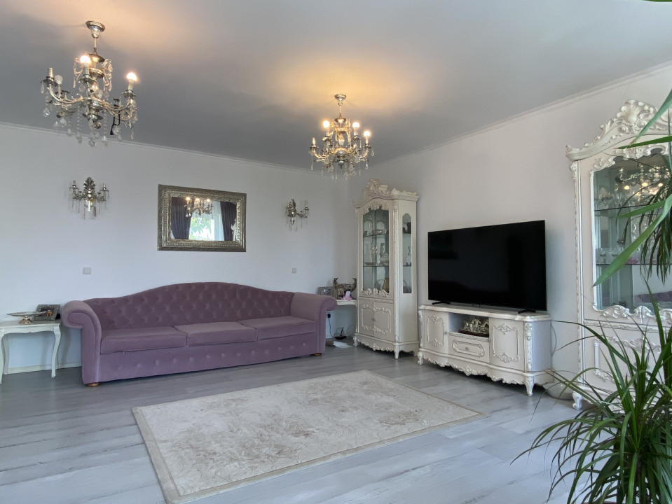 Vila moderna – toate utilitatile, gradina, garaj, foisor, STB! 