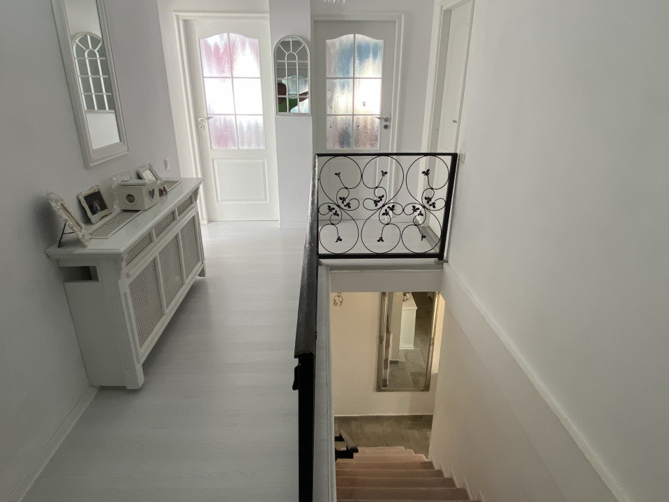 Vila moderna – toate utilitatile, gradina, garaj, foisor, STB! 