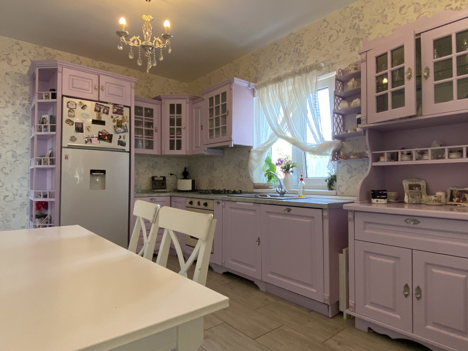 Vila moderna – toate utilitatile, gradina, garaj, foisor, STB! 