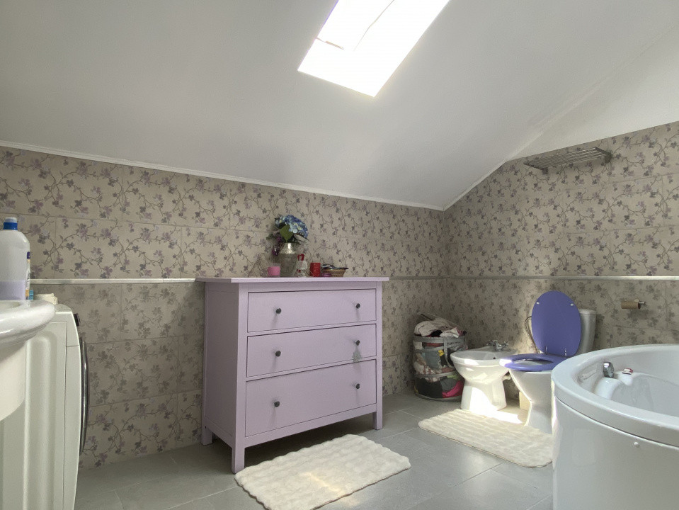 Vila moderna – toate utilitatile, gradina, garaj, foisor, STB! 