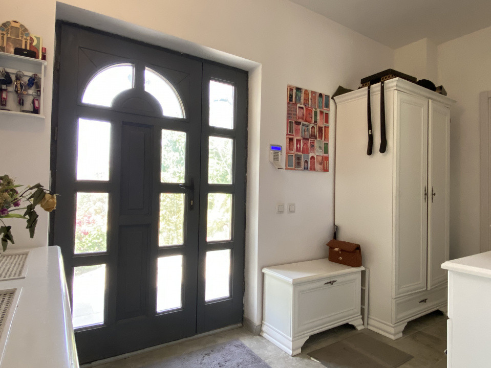 Vila moderna – toate utilitatile, gradina, garaj, foisor, STB! 