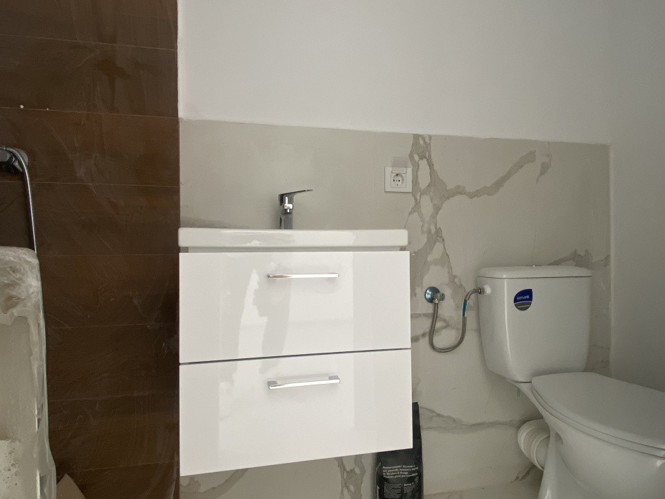 Oportunitate | 4 camere | 200 mp teren | La cheie – Domnești