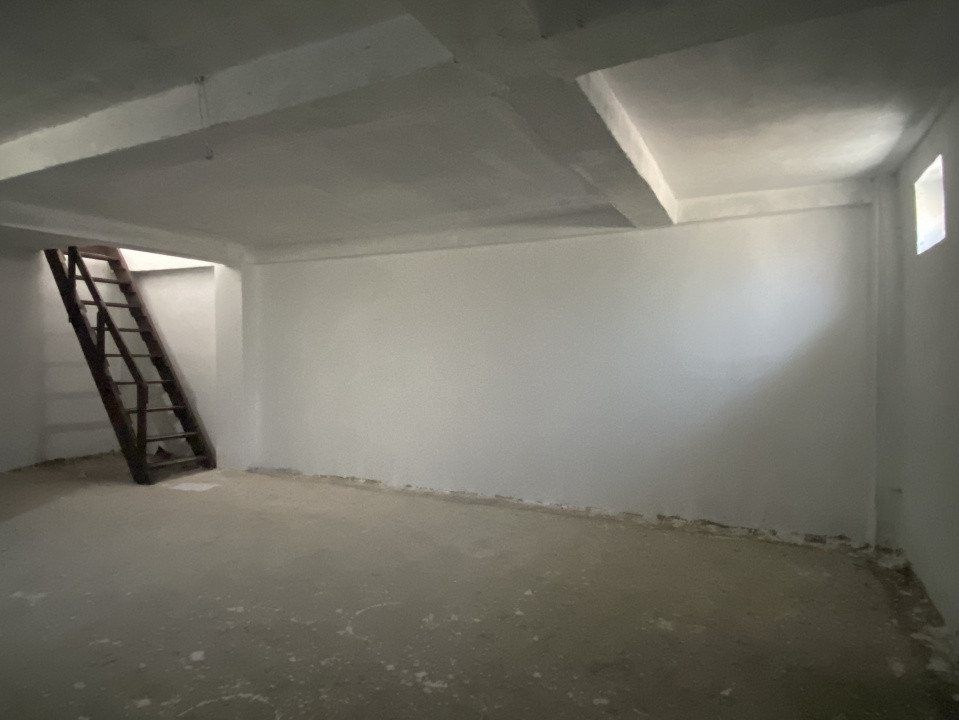 Oportunitate | 4 camere | 200 mp teren | La cheie – Domnești