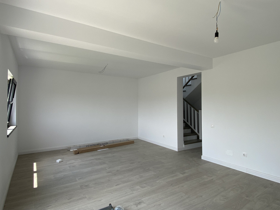 Casă 110mp P+1+pod, 4 camere, 290 mp teren–mutare rapidă, comision 0%