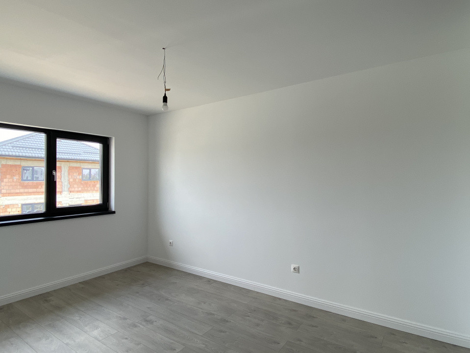 Casă 110mp P+1+pod, 4 camere, 290 mp teren–mutare rapidă, comision 0%