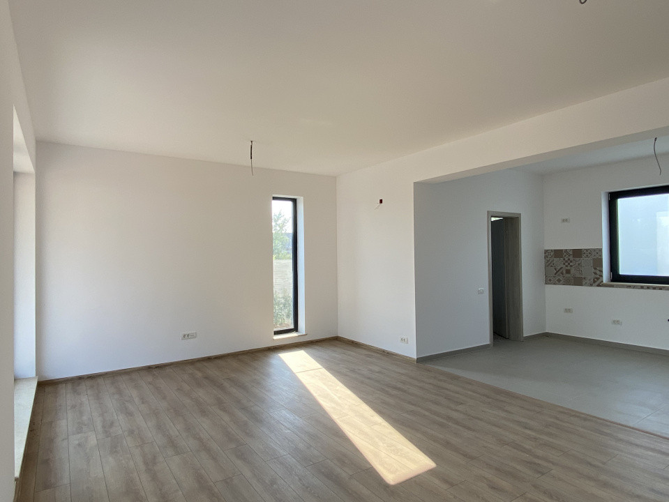 Casă P+1+pod, 5 camere, 155 mp utili, teren 433 mp, mutare rapidă!