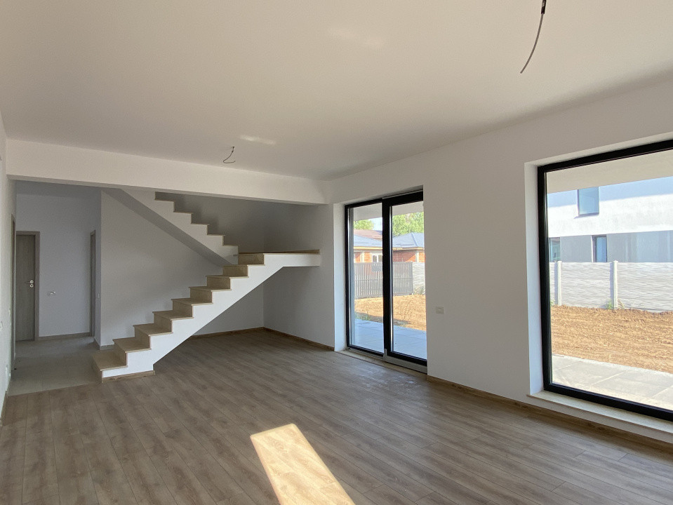 Casă P+1+pod, 5 camere, 155 mp utili, teren 433 mp, mutare rapidă!