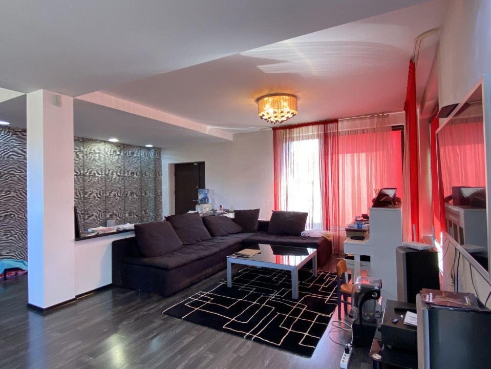 Vila complet mobilată, 4 camere, garaj, 414 mp teren, comision 0%