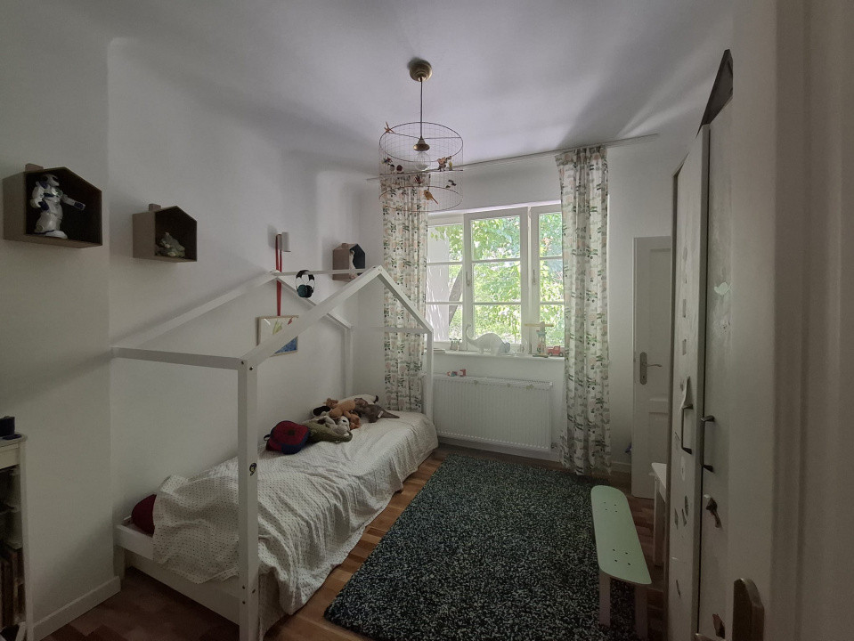 Capitale, Vila interbelică 8 camere, 222mp utili, curte și 3 locuri parcare!