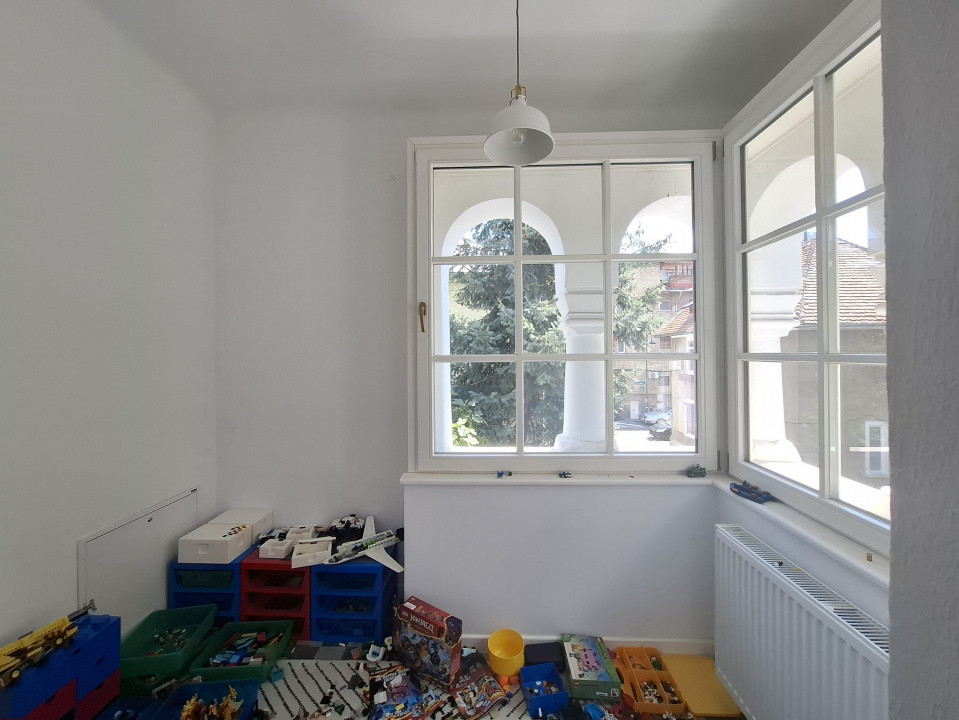 Capitale, Vila interbelică 8 camere, 222mp utili, curte și 3 locuri parcare!