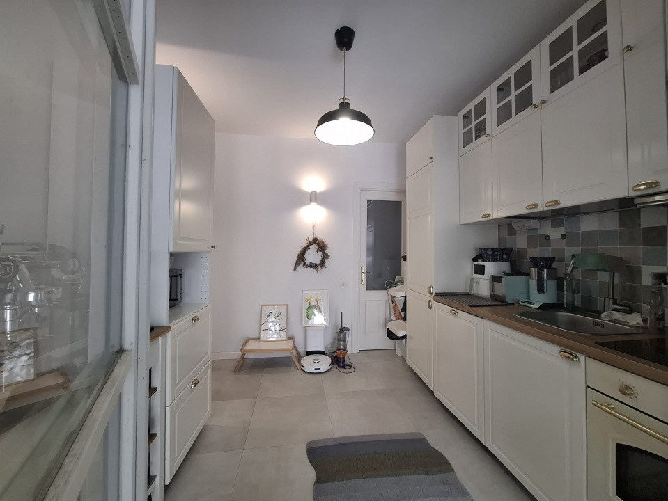 Capitale, Vila interbelică 8 camere, 222mp utili, curte și 3 locuri parcare!