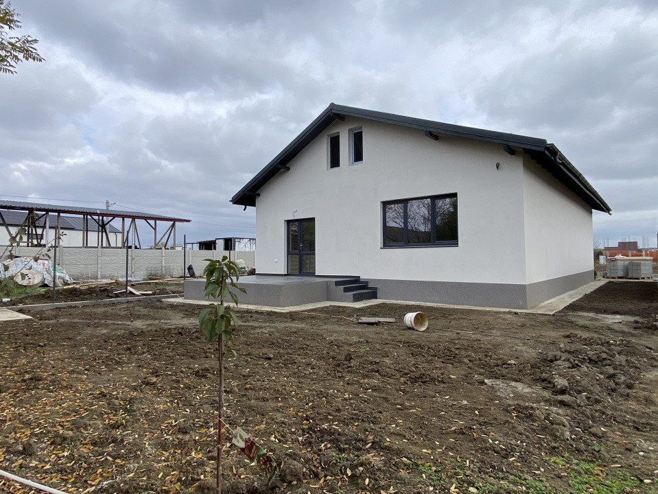 Liniște, natură și confort – casă nouă, 4 cam, la cheie în Tegheș! 