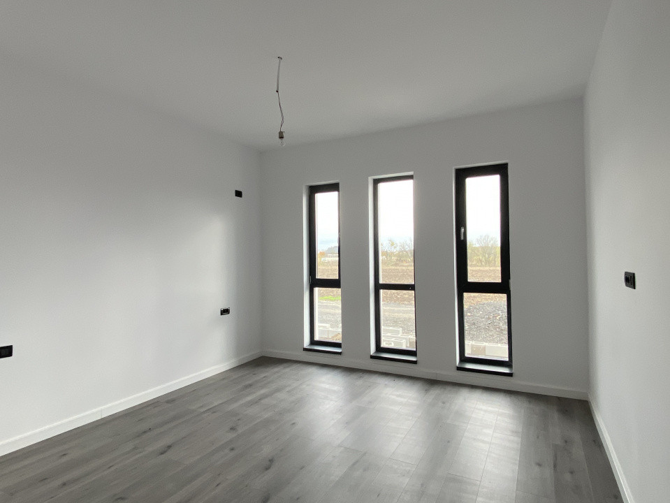 Liniște, natură și confort – casă nouă, 4 cam, la cheie în Tegheș! 