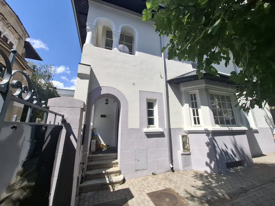 Capitale, Vila interbelică 7 camere, 222mp utili, curte și 3 locuri parcare!