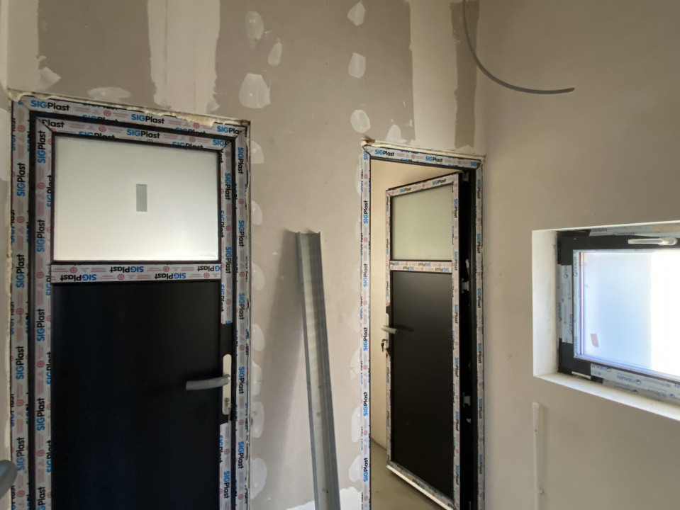 Spațiu comercial stradal P+1, 244 mpu, teren 500mp!Utilități complete!