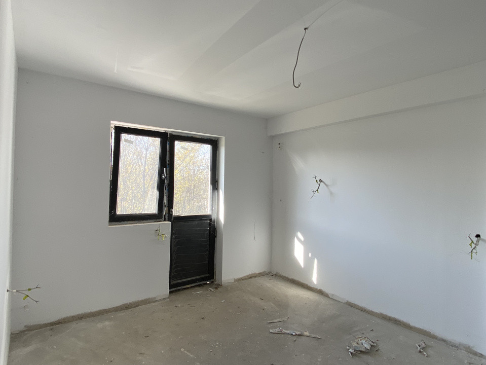 Nou! Casa tip cub, 3 camere, utilitati si curte! Comision 0%!