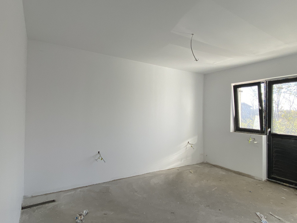 Nou! Casa tip cub, 3 camere, utilitati si curte! Comision 0%!