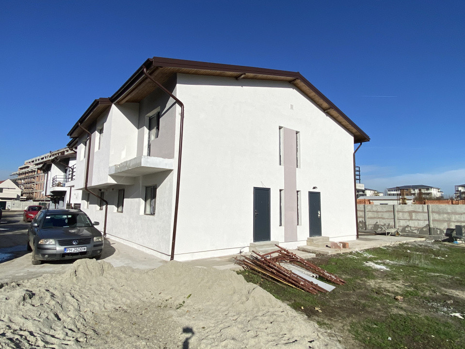 Nou! Casa tip cub, 3 camere, utilitati si curte! Comision 0%!