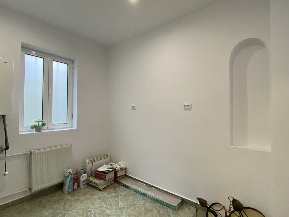 Oportunitate! Ap 2 cam în vilă interbelică, renovat! 