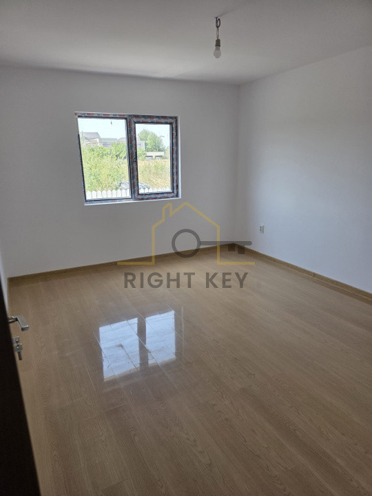 Ocazie! Casa P+pod placa, teren 250mp, clinceni! Comision 0%!