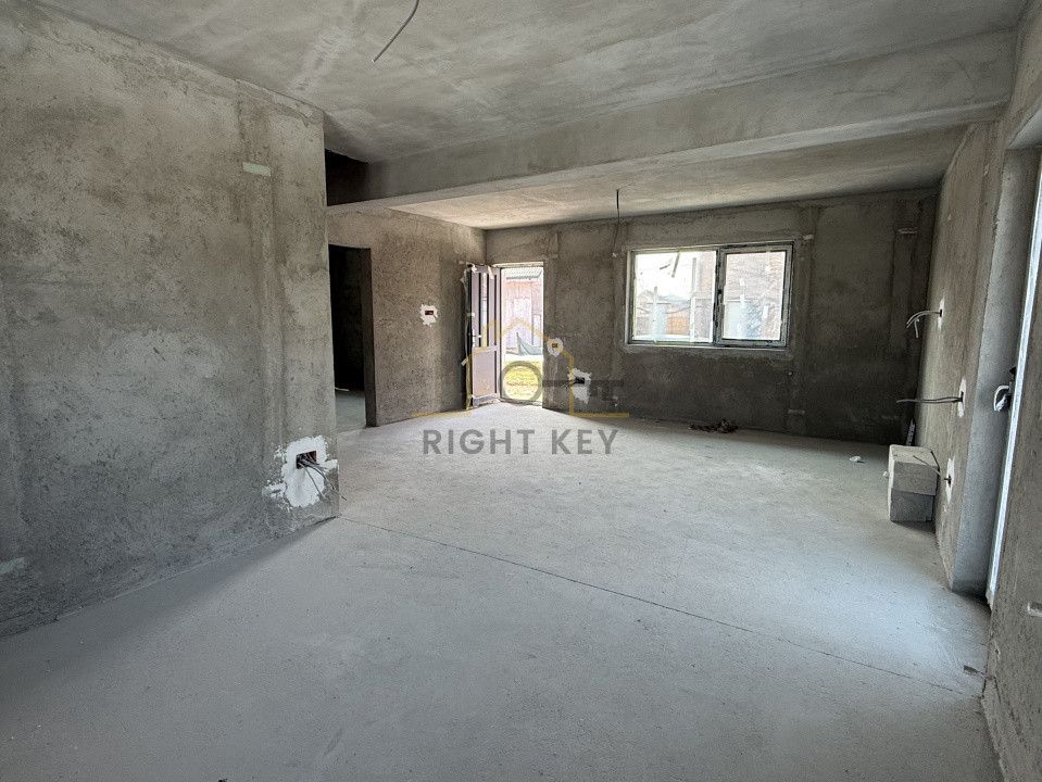 Oportunitate! Casa tip duplex, 3 cam, placa, T: 250mp! Comision 0%!