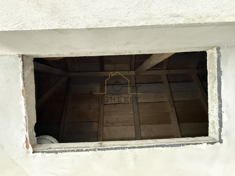 Oportunitate! Casa tip duplex, 3 cam, placa, T: 250mp! Comision 0%!