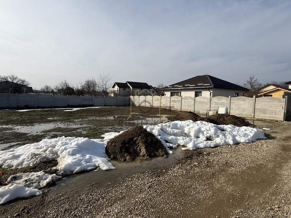 Loturi 382mp, 514mp, strada principala, toate utilitatile!Comision 0%!