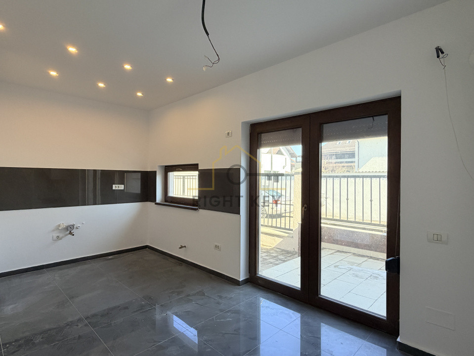 Oportunitate!Duplex 4 cam, 125mp, asfalt, toate utilitățile!Comision0%