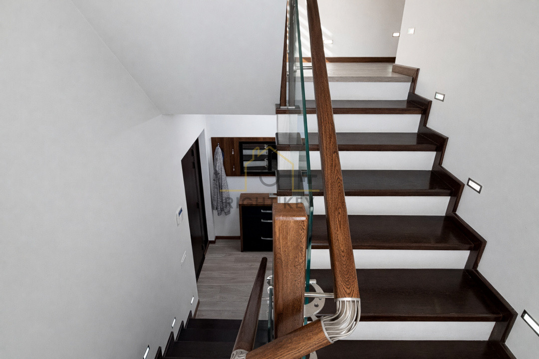 Vila Smart, Premium, 327mpu, 1000mpt, mobilata si utilata, 18kw!