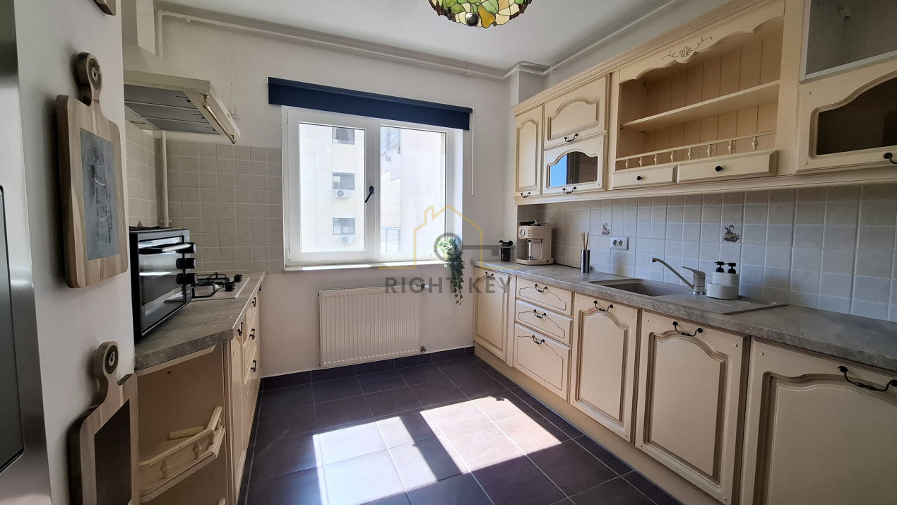 Apartament 3 camerere, 93 mp utili Lake View Supeb /  Parcare Subterana