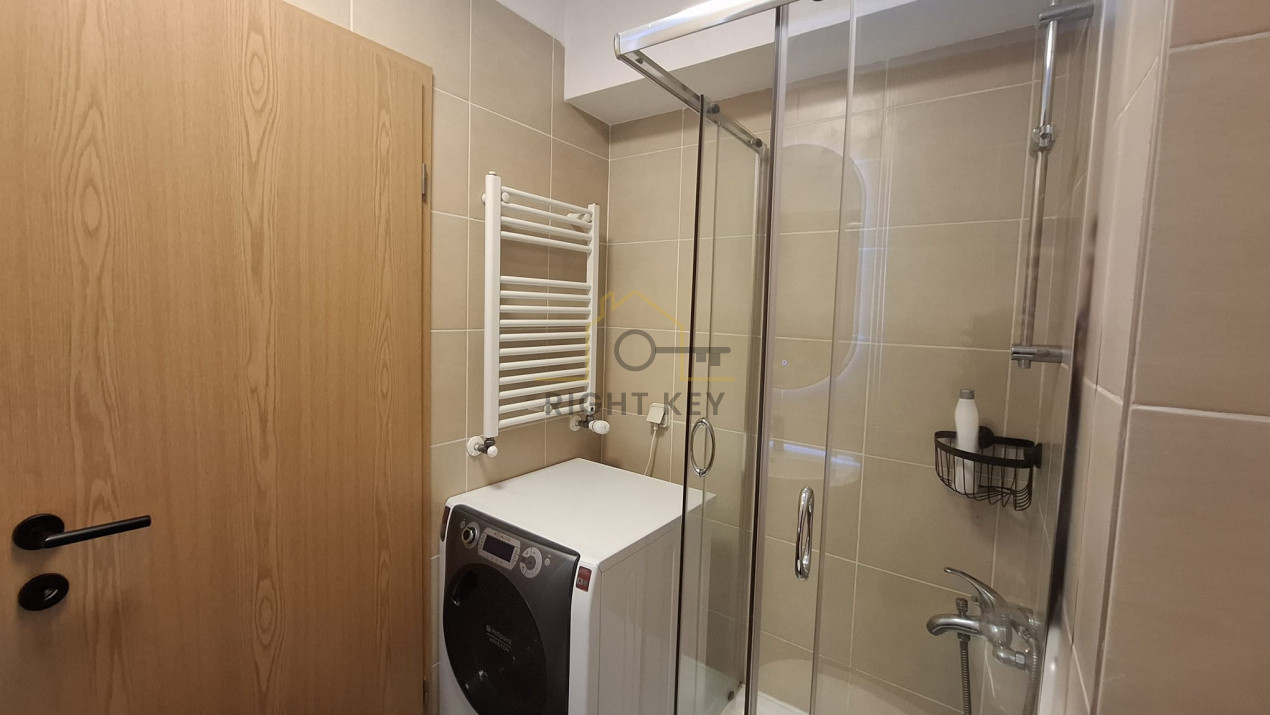 Apartament 3 camerere, 93 mp utili Lake View Supeb /  Parcare Subterana