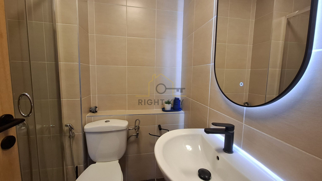 Apartament 3 camerere, 93 mp utili Lake View Supeb /  Parcare Subterana