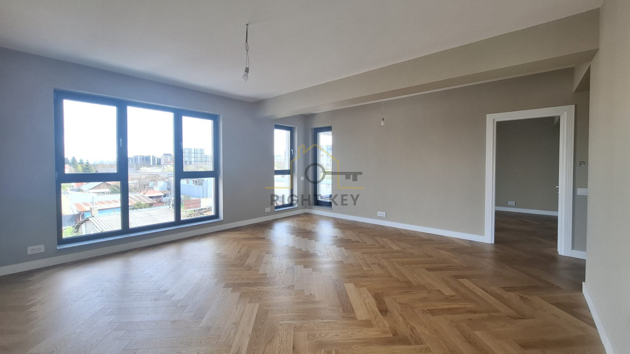 Apartament 3 camere in ansamblu nou/ 85 mp+ terasa 12mp/ Comision 0%