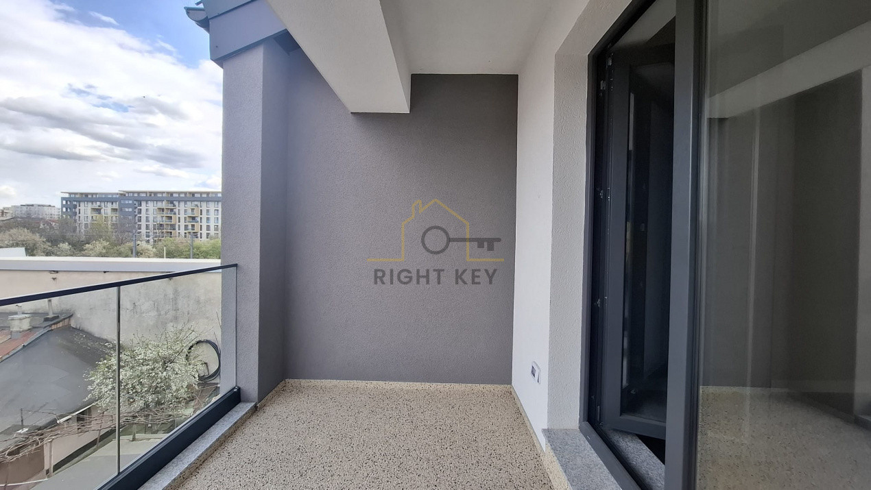 Apartament 3 camere in ansamblu nou/ 85 mp+ terasa 12mp/ Comision 0%