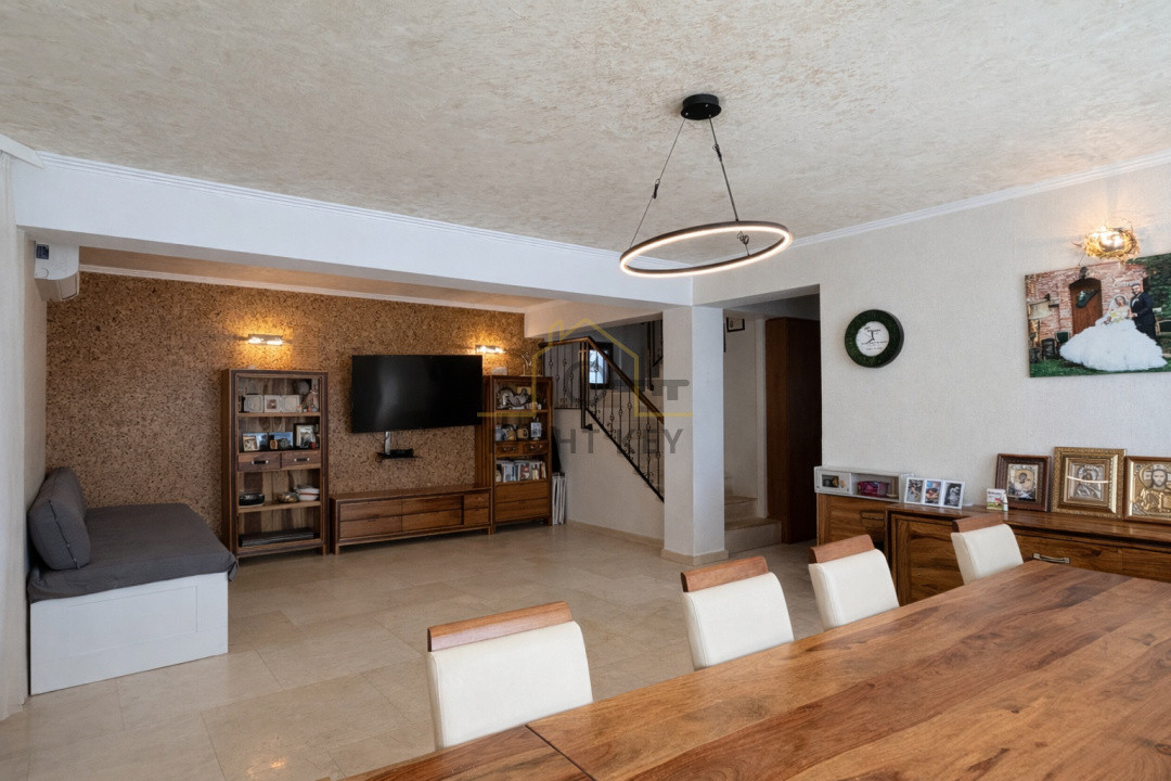 Oportunitate! Vilă P+1, piscină, pompă, panouri, mobilată și utilata! 