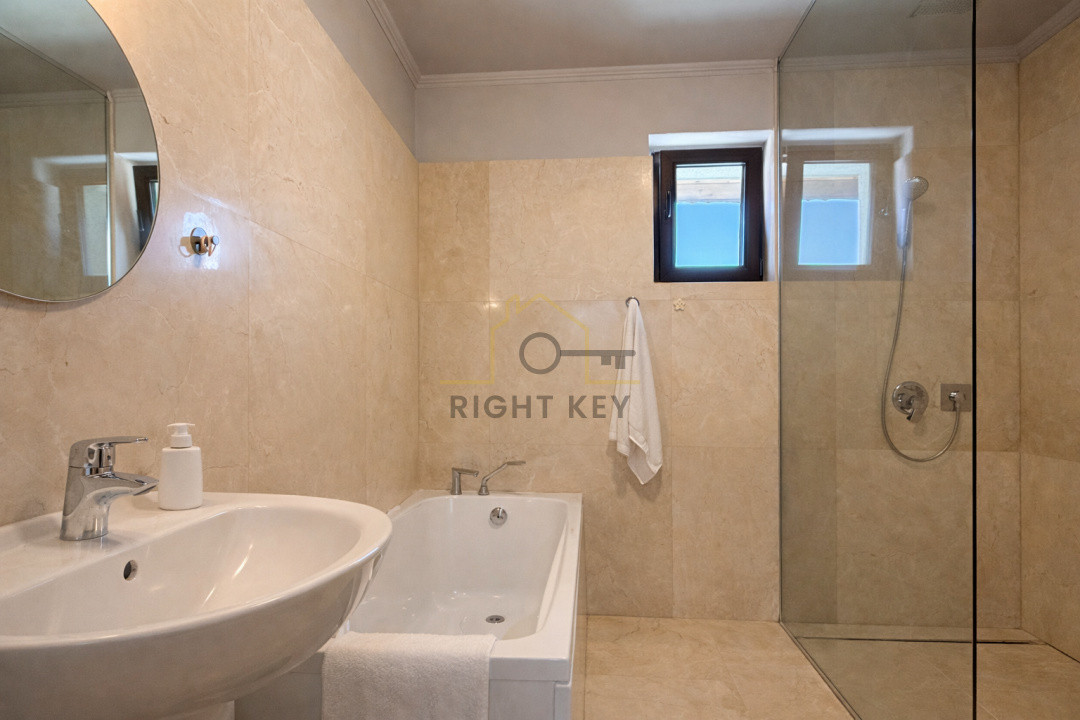 Oportunitate! Vilă P+1, piscină, pompă, panouri, mobilată și utilata! 