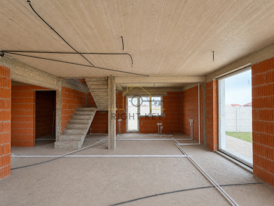 Casa P+1, 4 cam, 350mp teren, toate utilitatile, la rosu! Comision 0%