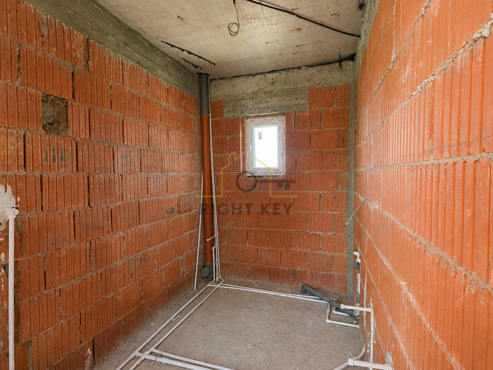 Casa P+1, 4 cam, 350mp teren, toate utilitatile, la rosu! Comision 0%