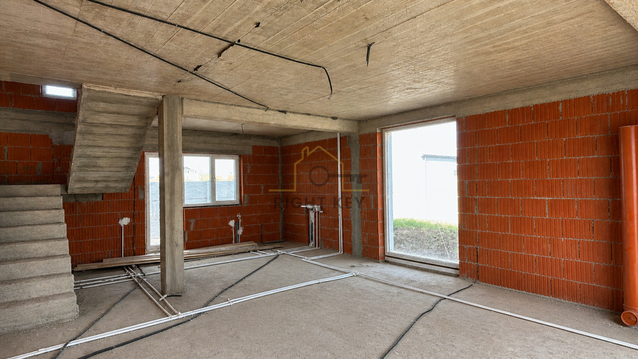 Casa P+1, 4 cam, 350mp teren, toate utilitatile, la rosu! Comision 0%