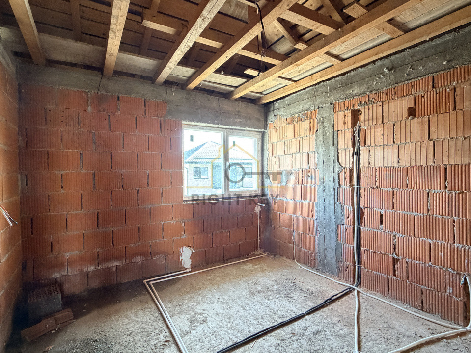 Casa P+1, 4 cam, 350mp teren, toate utilitatile, la rosu! Comision 0%
