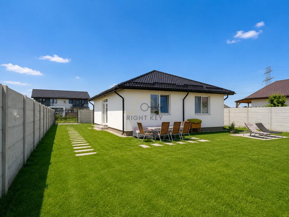 Mutare rapida!Casa parter,4 cam, placa de beton, 500mp teren!Comision0