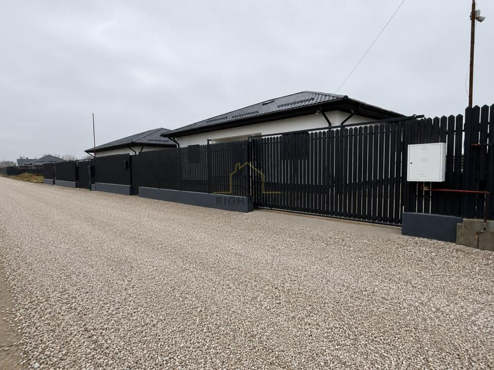 Casa parter P+pod, placa de beton, 4 cam, 340mp teren! Comision 0%