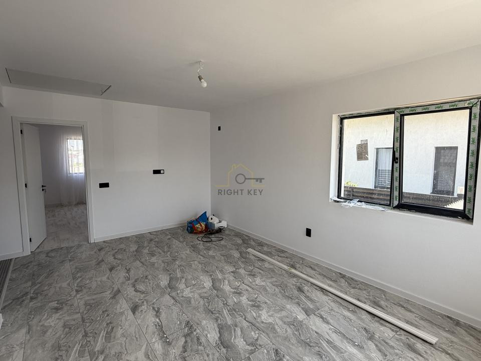 Super Pret! Casa P+pod placa, teren 250mp, clinceni! Comision 0%!