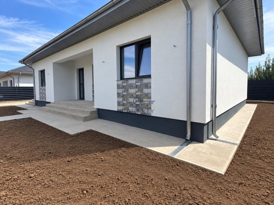 Casa parter P+pod, placa de beton, 4 camere, 330mp teren! Comision 0%