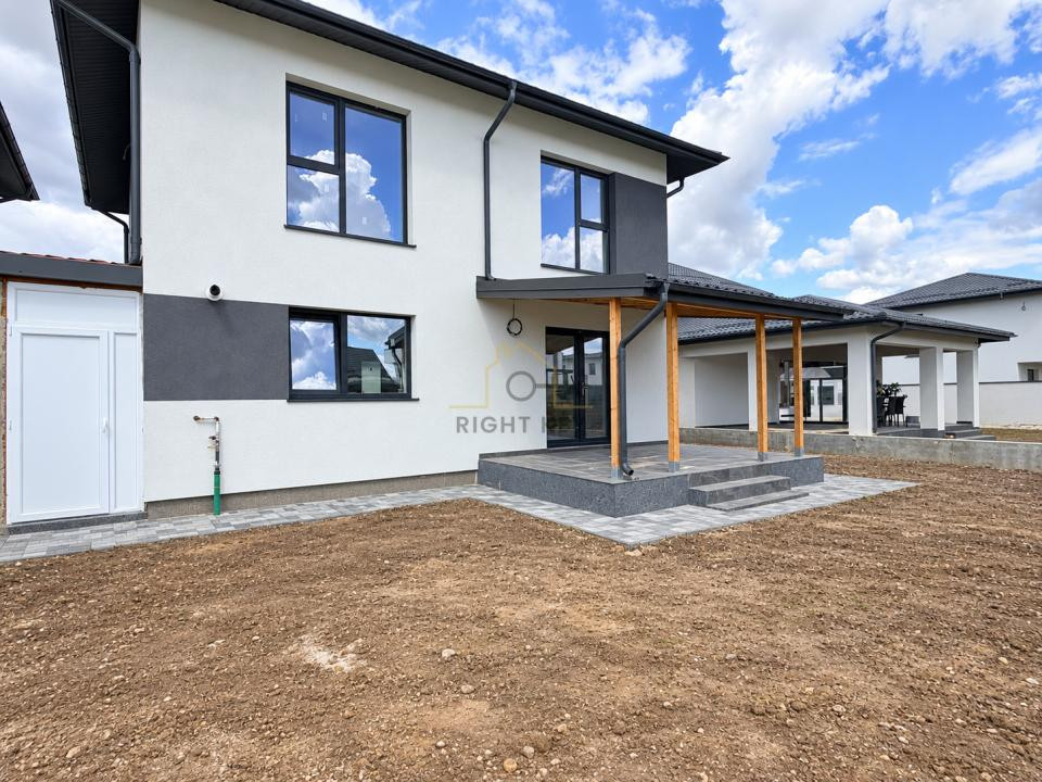 MUTARE RAPIDĂ! Vila P+1, 120mp utili, asfalt, utilități! Comision 0%
